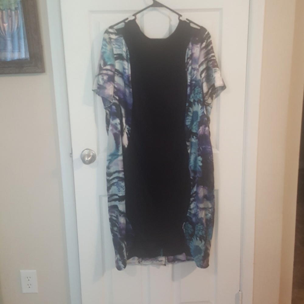 DRESS
